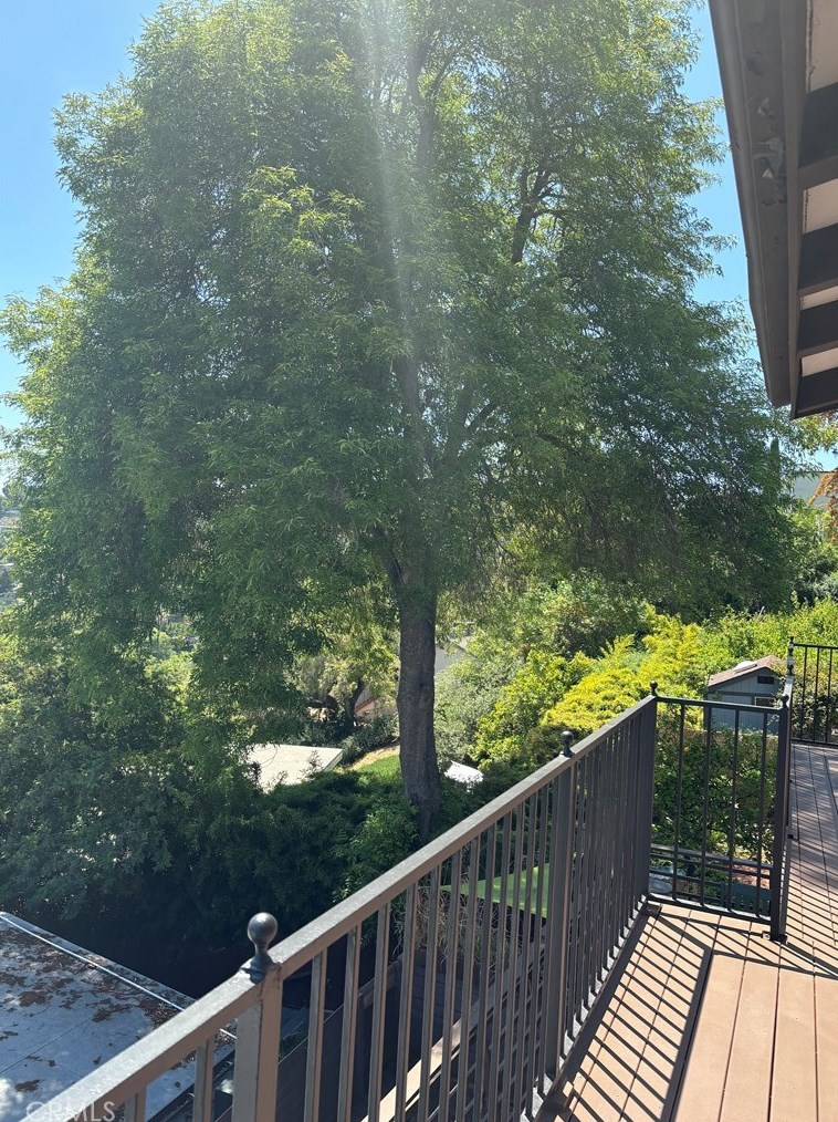 597 Crane Blvd, Los Angeles CA  90065-5019 exterior