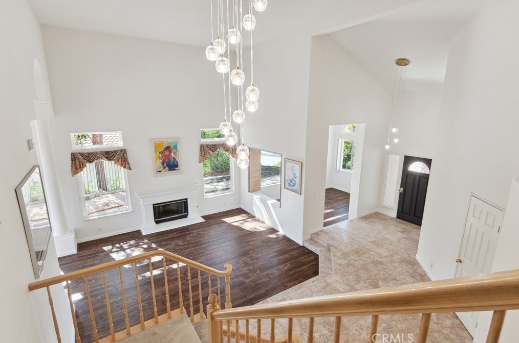 2660 Grandoaks Dr, Thousand Oaks CA 91361-5562 exterior