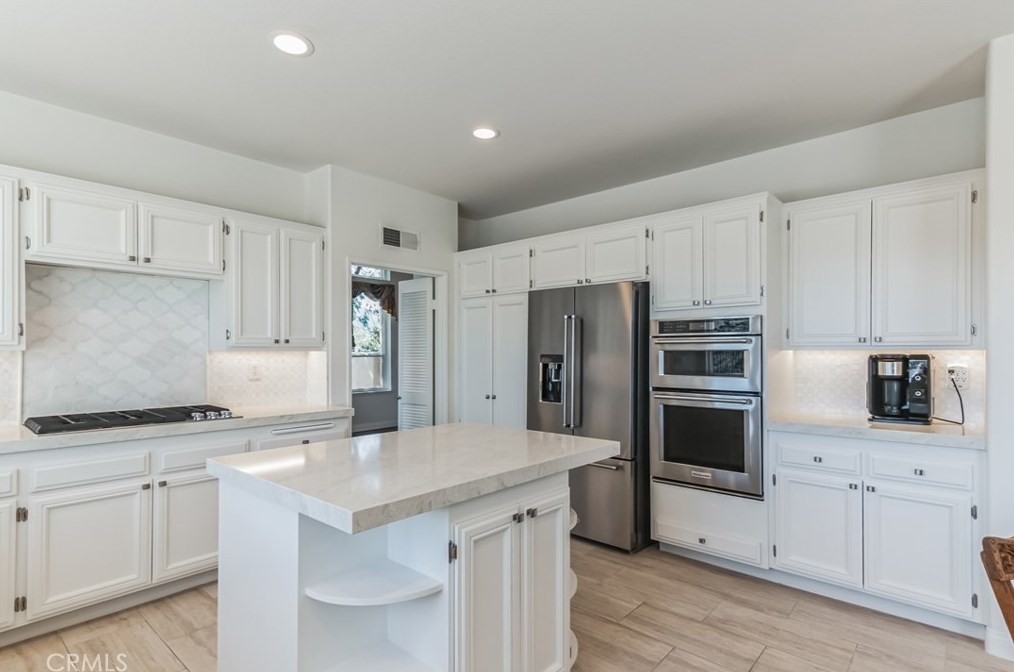 2660 Grandoaks Dr, Thousand Oaks CA 91361-5562 exterior