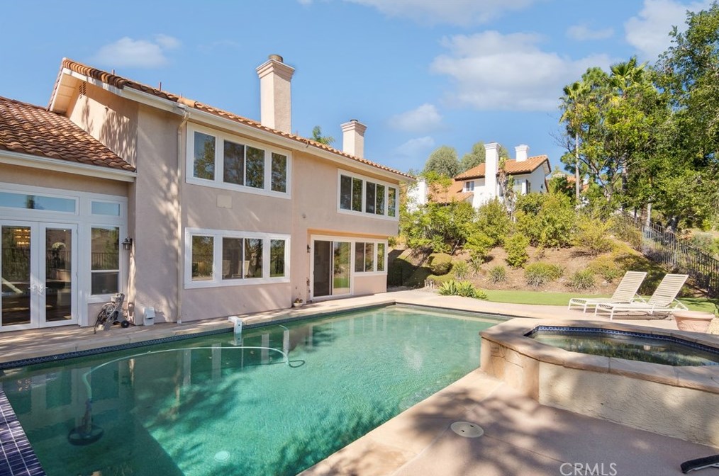 2660 Grandoaks Dr, Thousand Oaks CA 91361-5562 exterior