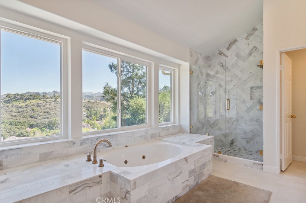 2660 Grandoaks Dr, Thousand Oaks CA 91361-5562 exterior