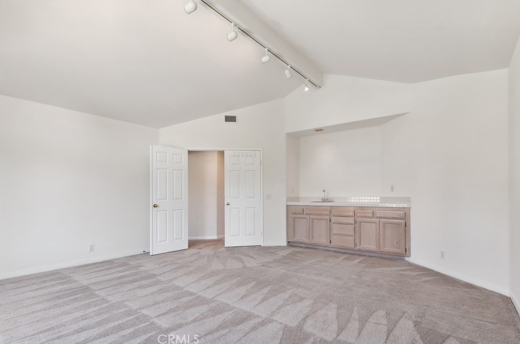 2660 Grandoaks Dr, Thousand Oaks CA 91361-5562 exterior