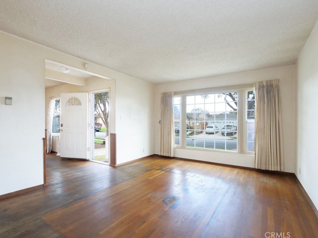 2713 Harvey Way, Lakewood CA  90712-3734 exterior