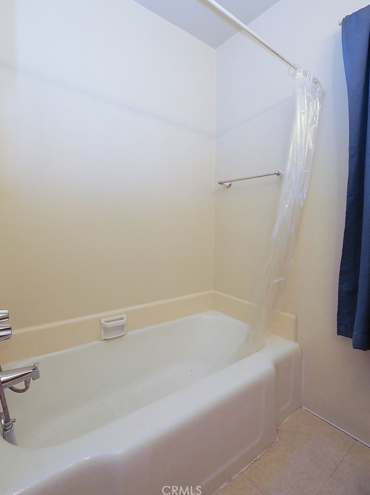 2713 Harvey Way, Lakewood CA  90713-3315 exterior