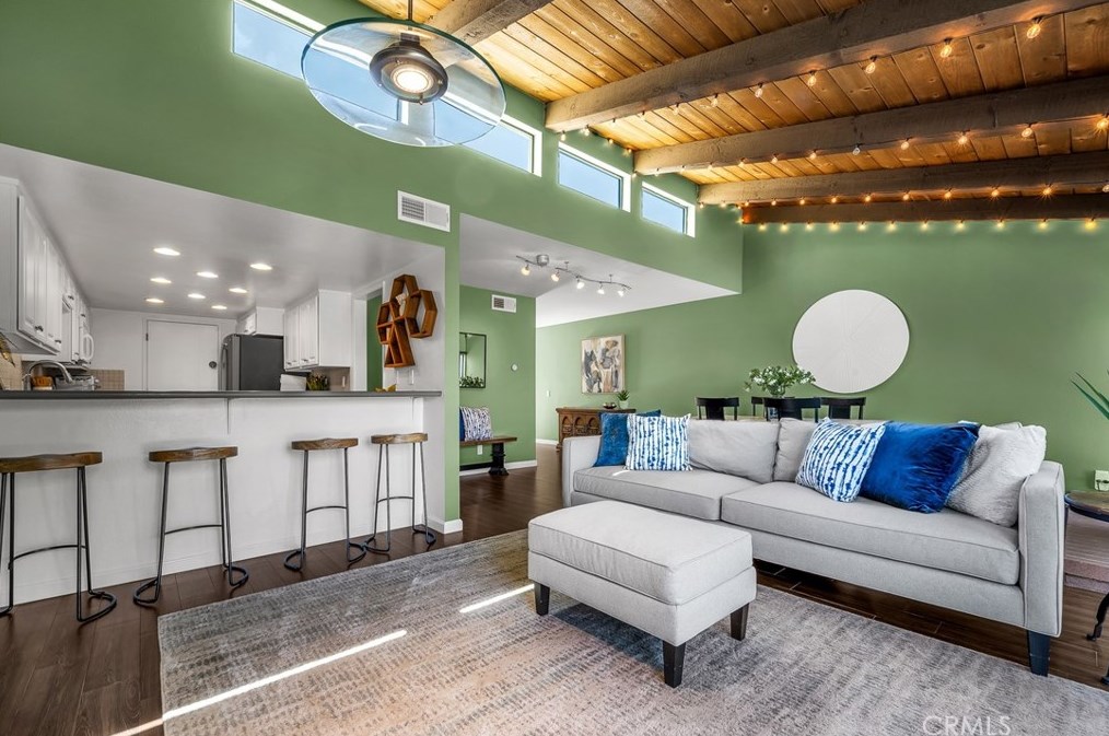 169 Calle Mayor, Redondo Beach CA  90277-6509 exterior