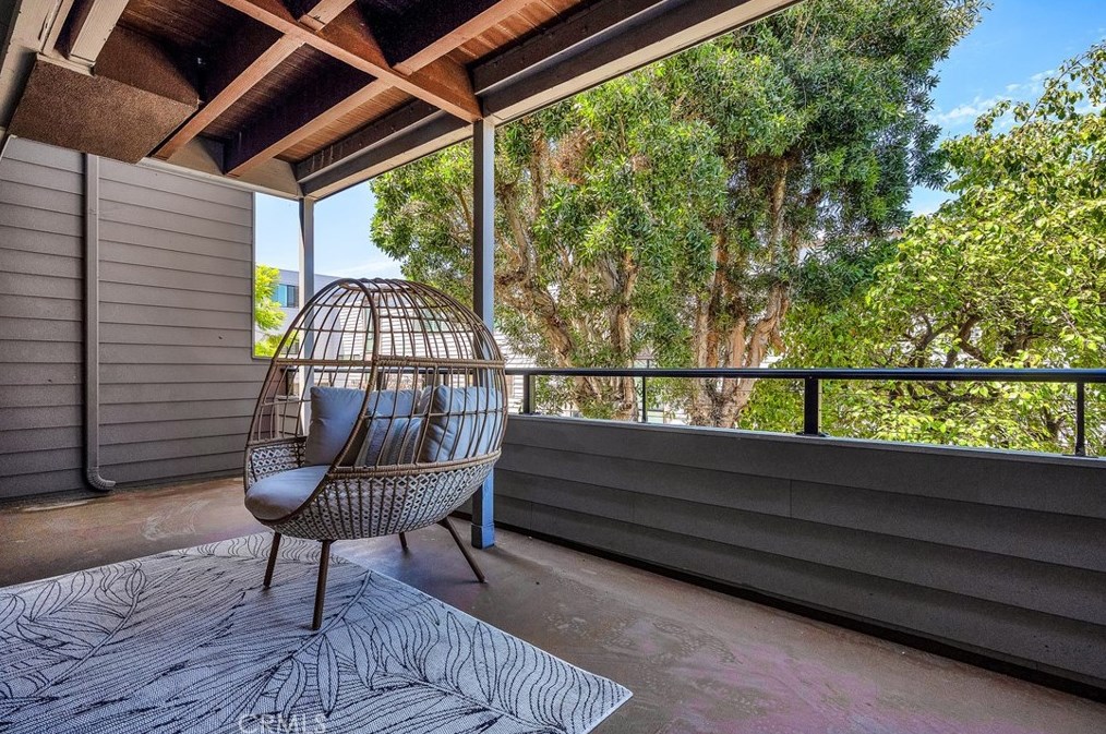 169 Calle Mayor, Redondo Beach CA  90277-6509 exterior