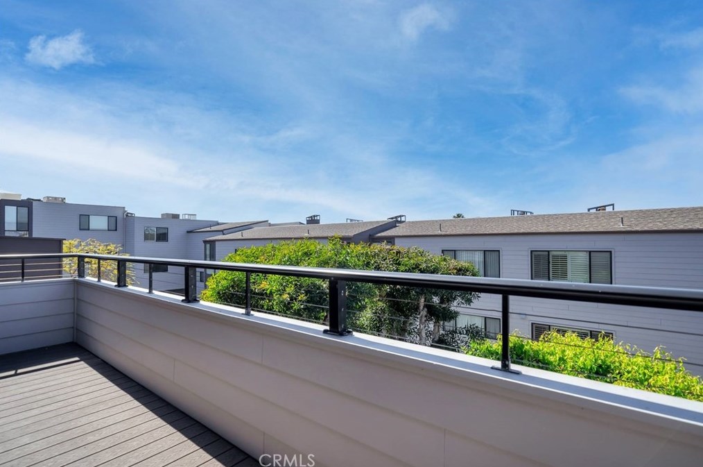 169 Calle Mayor, Redondo Beach CA  90277-6509 exterior