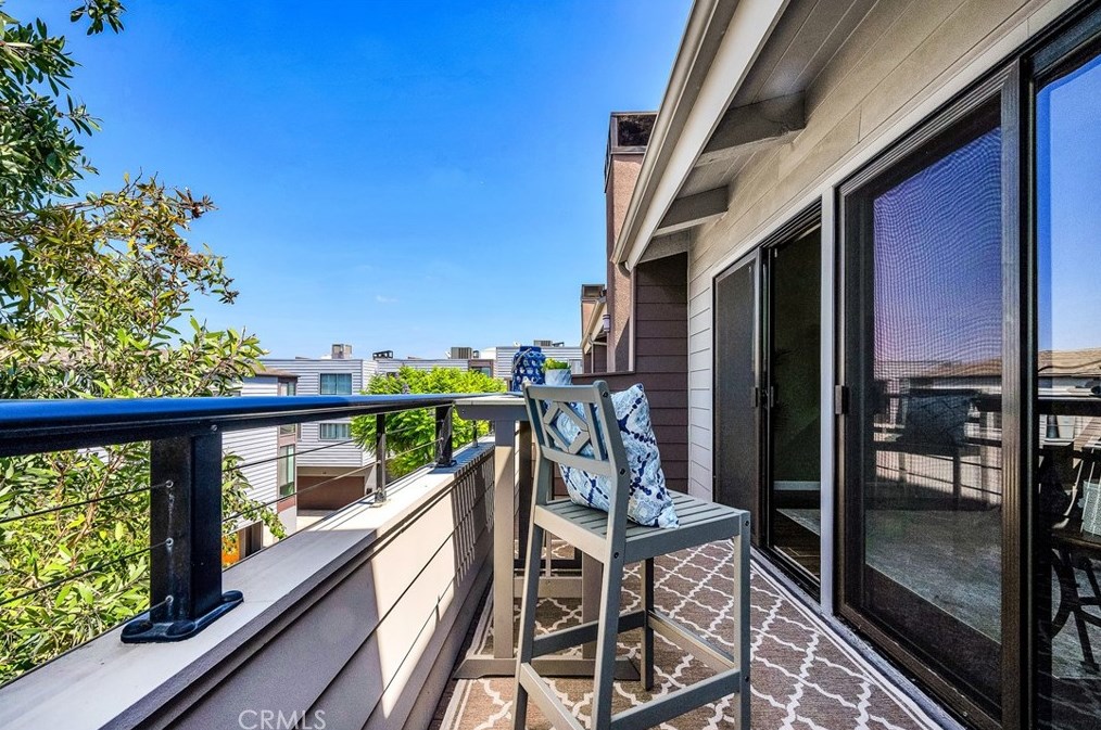 169 Calle Mayor, Redondo Beach CA  90277-6509 exterior