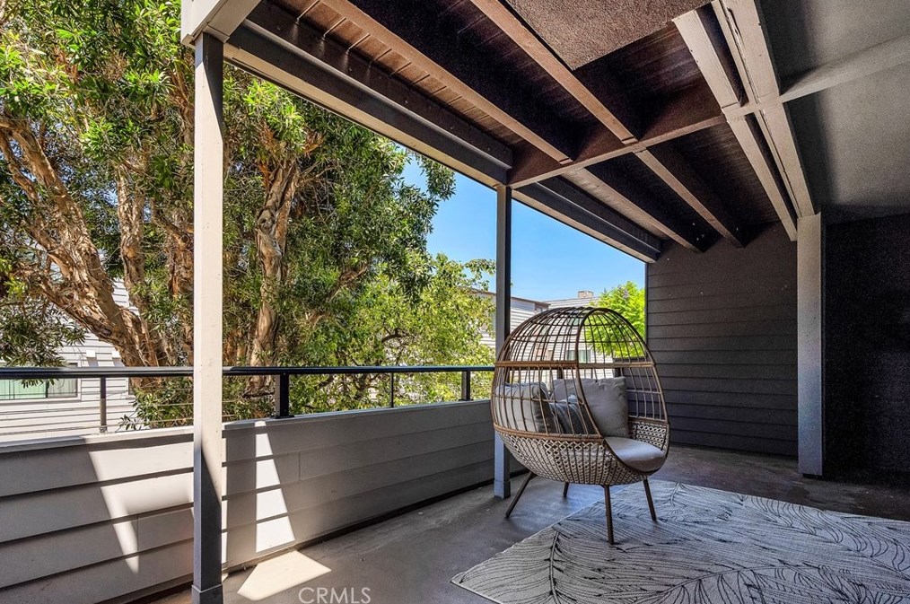 169 Calle Mayor, Redondo Beach CA  90277-6509 exterior