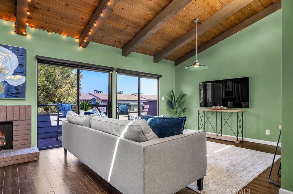 169 Calle Mayor, Redondo Beach CA  90277-6509 exterior