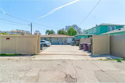 1731 E Wardlow Road, Long Beach, CA 90807 - Photo 31