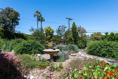 2 Chuckwagon Road, Rolling Hills, CA 90274 - Photo 45