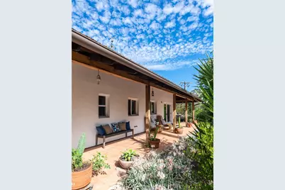 2 Chuckwagon Road, Rolling Hills, CA 90274 - Photo 45