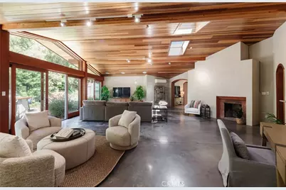 2 Chuckwagon Road, Rolling Hills, CA 90274 - Photo 5
