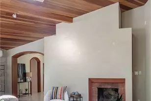 2 Chuckwagon Rd, Rolling Hills, CA 90274 - Photo 17