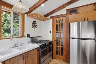 3950 De Longpre Ave, Los Angeles, CA 90027 - Photo 19