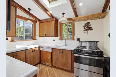 3950 De Longpre Avenue, Los Angeles, CA 90027 - Photo 17