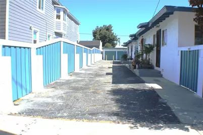 576 W 11th Street, San Pedro, CA 90731 - Photo 7