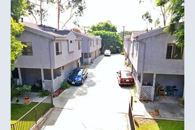 376 E Hillsdale Street, Inglewood, CA 90302 - Photo 1