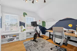 909 E Marshall Pl, Long Beach, CA 90807 - Photo 35
