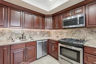 208 S Catalina Ave, Redondo Beach, CA 90277 - Photo 7