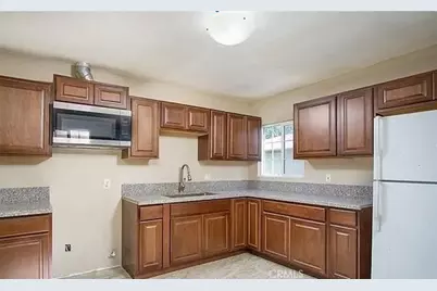 410 E 21st Street, Long Beach, CA 90806 - Photo 9