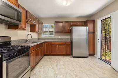 410 E 21st Street, Long Beach, CA 90806 - Photo 9