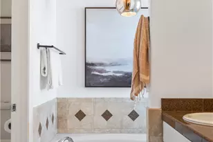 311 Aviation Pl, Manhattan Beach, CA 90266 - Photo 31