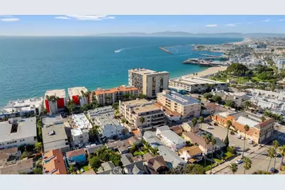 512 Esplanade #303, Redondo Beach, CA 90277 - Photo 1