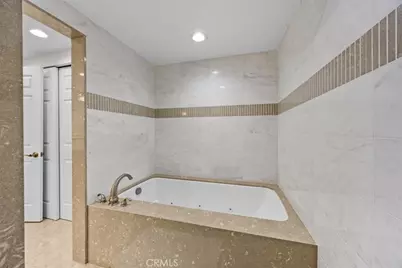 512 Esplanade #303, Redondo Beach, CA 90277 - Photo 25