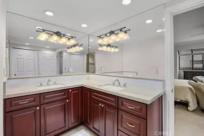 512 Esplanade #303, Redondo Beach, CA 90277 - Photo 23