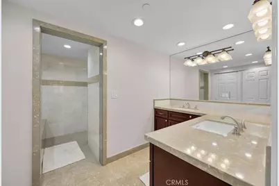 512 Esplanade #303, Redondo Beach, CA 90277 - Photo 23