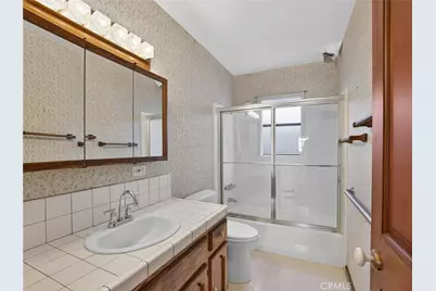 2205 Pacific Ave, Manhattan Beach, CA 90266 - Photo 11