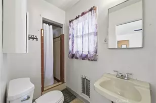 933 King Ave, Wilmington, CA 90744 - Photo 23