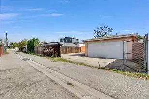 933 King Ave, Wilmington, CA 90744 - Photo 25