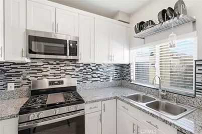 10105 S Main St, Los Angeles, CA 90003 - Photo 11