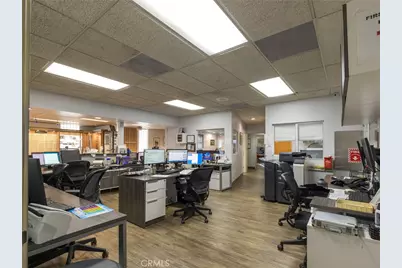 571 W 7th Street, San Pedro, CA 90731 - Photo 7