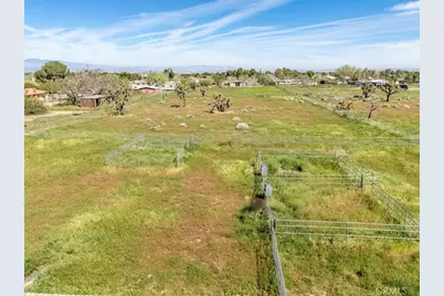 1831 W Avenue L12, Lancaster, CA 93534 - Photo 33