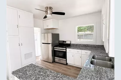 607 Sapphire Street, Redondo Beach, CA 90277 - Photo 11