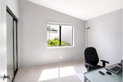 929 Thistlegate, Oak Park, CA 91377 - Photo 19