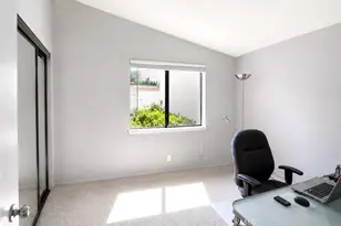 929 Thistlegate, Oak Park, CA 91377 - Photo 19