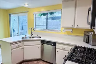 929 Thistlegate, Oak Park, CA 91377 - Photo 9