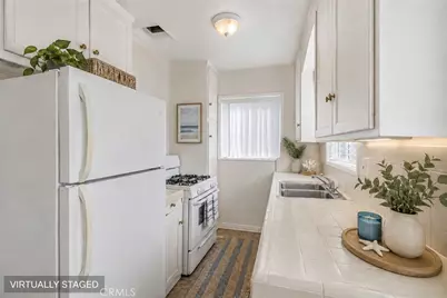 1049 3rd Street, Hermosa Beach, CA 90254 - Photo 7