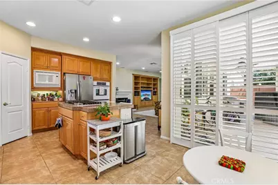 5802 E Treehouse, Anaheim, CA 92807 - Photo 11