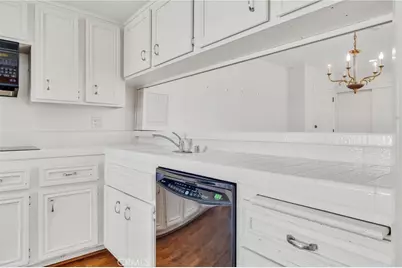 428 Esplanade #302, Redondo Beach, CA 90277 - Photo 9