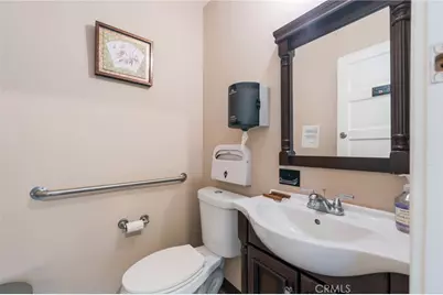 146 E Walnut Avenue, Monrovia, CA 91016 - Photo 19