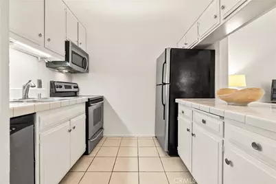906 Camino Real #202, Redondo Beach, CA 90277 - Photo 13