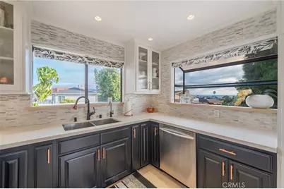 217 S Helberta Avenue #5, Redondo Beach, CA 90277 - Photo 5