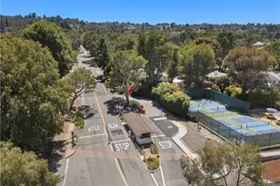 4 Spur Ln, Rolling Hills, CA 90274 - Photo 17