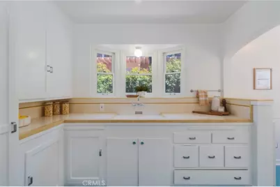 1964 Palmerston, Los Angeles, CA 90027 - Photo 9